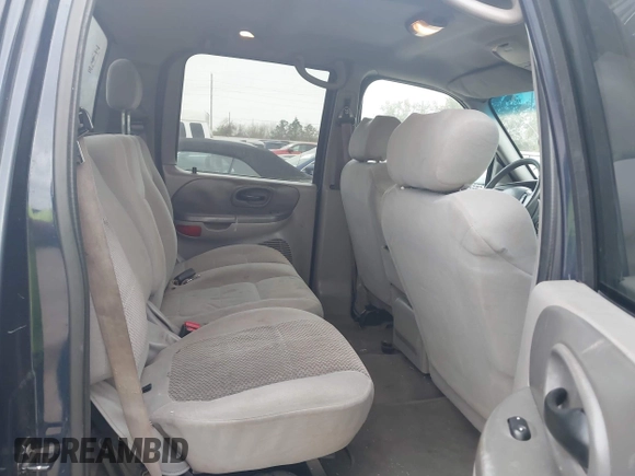2003 Ford F-150 XLT with VIN 1FTRW07673KC94022, listed as a IAAI auction lot 41789268 with 271,047 mi miles. Bid and sale history available at carsss.com. Image 8.