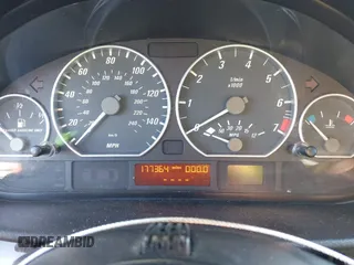 2006 BMW 3 Series 330Ci with VIN WBABW53416PZ42123, listed as a IAAI auction lot 40662101 with 177,364 mi miles. Bid and sale history available at carsss.com. Image 7.