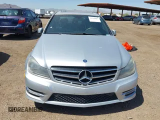 2014 Mercedes-Benz C 250 Sport с VIN WDDGF4HB1EA933861, выставлен на аукционе IAAI как лот 42518063 с пробегом 193 736 миль миль и . История ставок и продаж доступна на DreamBid. Изображение 17.