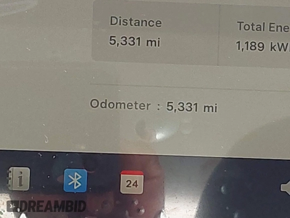2025 Tesla Model 3 Long Range z VIN 5YJ3E1EB4SF874936, wystawiony jako IAAI lot #41157464 z przebiegiem 5331 mil mil oraz . Historia ofert i sprzedaży dostępna na DreamBid. Obrazek 13.