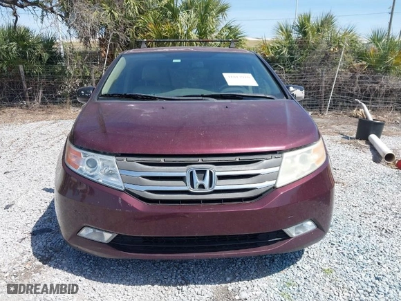 2013 Honda Odyssey Touring with VIN 5FNRL5H96DB037947, listed as a IAAI auction lot 41813910 with 231,920 mi miles. Bid and sale history available at carsss.com. Image 12.