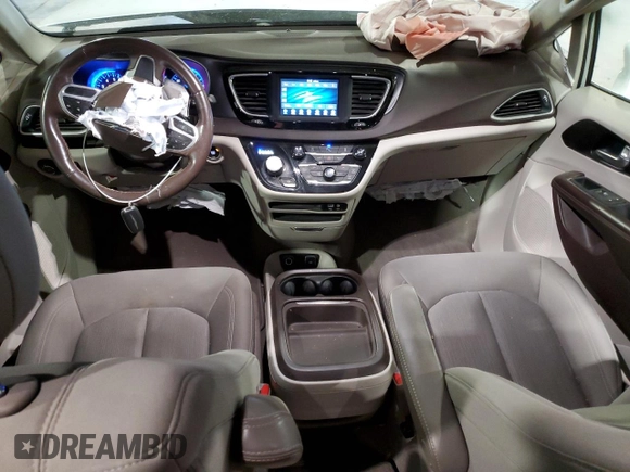 2020 Chrysler Pacifica Touring with VIN 2C4RC1FG7LR267106, listed as a Copart auction lot 58535025 with 137,330 mi miles and Salvage title. Bid and sale history available at DreamBid. Image 8.