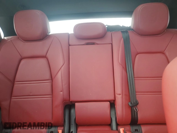 2022 Porsche Cayenne z VIN WP1AA2AY2NDA04695, wystawiony jako Copart lot #52499635 z przebiegiem 25 087 mil mil oraz Szkoda całkowita • Salvage title. Historia ofert i sprzedaży dostępna na DreamBid. Obrazek 10.