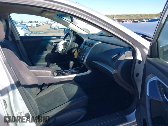 2014 Nissan Altima SV with VIN 1N4AL3AP4EC403967, listed as a IAAI auction lot 41557234 with 243,410 mi miles and . Bid and sale history available at DreamBid. Image 5.