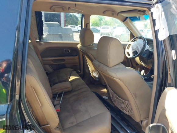 2008 Honda Pilot VP with VIN 5FNYF28218B002162, listed as a IAAI auction lot 39063504 with 252,691 mi miles. Bid and sale history available at carsss.com. Image 8.