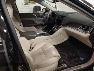 2017 Lincoln Continental Premiere with VIN 1LN6L9PK6H5600741, listed as a IAAI auction lot 41759909 with 263,234 mi miles. Bid and sale history available at carsss.com. Image 5.