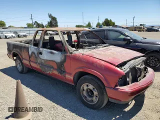 1998 GMC Sonoma SLS with VIN 1GTCS19X9W8526862, listed as a Copart auction lot 62256964 with Not Provided miles and Non Repairable. Bid and sale history available at DreamBid. Image 4.