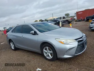 2015 Toyota Camry XLE with VIN 4T1BF1FK1FU475840, listed as a IAAI auction lot 41916282 with 104,881 mi miles. Bid and sale history available at carsss.com. Image 13.