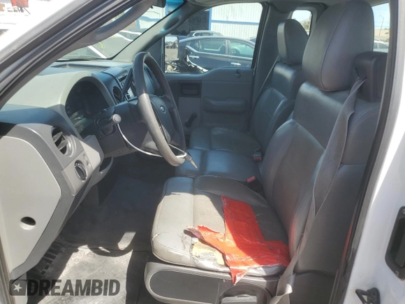 2005 Ford F-150 XL z VIN 1FTRF12W55KC02647, wystawiony jako Copart lot #54583905 z przebiegiem 219 769 mil mil oraz Szkoda całkowita • Salvage title. Historia ofert i sprzedaży dostępna na DreamBid. Obrazek 7.