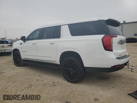 2022 GMC Yukon XL SLT with VIN 1GKS1GKD2NR135678, listed as a Copart auction lot 45760755 with 0 mi miles and Salvage Title. Bid and sale history available at carsss.com. Image 2.