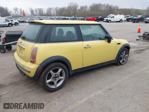 2002 MINI Hardtop with VIN WMWRC33452TC34781, listed as a IAAI auction lot 42100266 with 186,263 mi miles and . Bid and sale history available at DreamBid. Image 4.