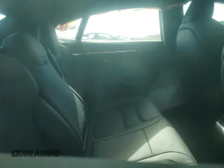 2024 Tesla Model S z VIN 5YJSA1E57RF545269, wystawiony jako Copart lot #87419784 z przebiegiem Nie podano mil oraz Szkoda całkowita • Salvage title. Historia ofert i sprzedaży dostępna na DreamBid. Obrazek 10.