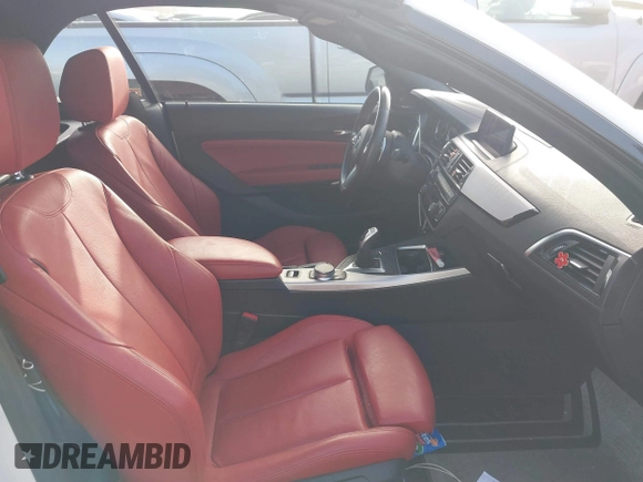 2020 BMW 2 Series 230i with VIN WBA2M7C02L7E85044, listed as a IAAI auction lot 41625210 with 27,232 mi miles. Bid and sale history available at carsss.com. Image 5.