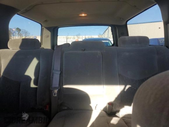 2004 Chevrolet Suburban LS with VIN 1GNEC16Z34J262904, listed as a Copart auction lot 88087935 with 232,137 mi miles and Salvage Title. Bid and sale history available at carsss.com. Image 10.