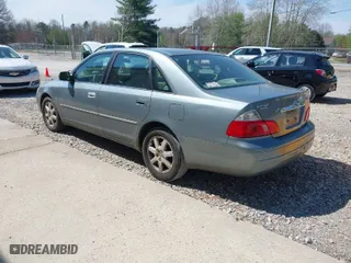 2003 Toyota Avalon XL with VIN 4T1BF28B93U279966, listed as a IAAI auction lot 41894433 with 229,042 mi miles. Bid and sale history available at carsss.com. Image 3.