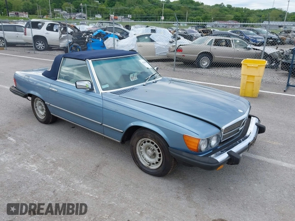 1985 Mercedes-Benz 380 z VIN WDBBA45C7FA020232, wystawiony jako IAAI lot #42206469 z przebiegiem 139 733 mil mil oraz . Historia ofert i sprzedaży dostępna na DreamBid. Obrazek 1.