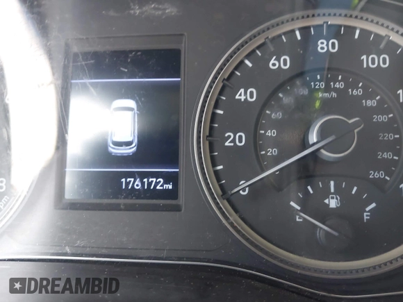 2019 Hyundai Santa Fe SE z VIN 5NMS23AD8KH025141, wystawiony jako IAAI lot #42209919 z przebiegiem 176 172 mil mil oraz . Historia ofert i sprzedaży dostępna na DreamBid. Obrazek 15.
