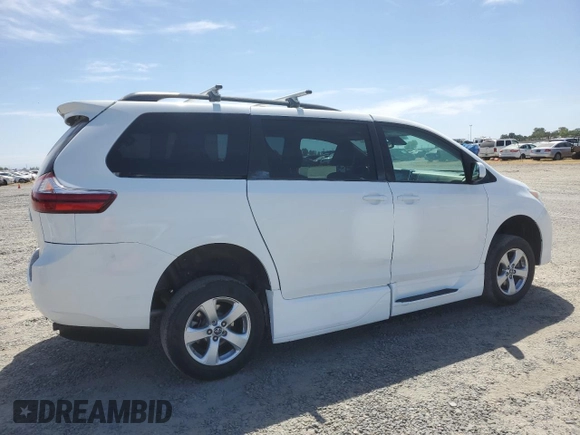 2018 Toyota Sienna LE Auto Access Seat with VIN 5TDKZ3DC0JS944349, listed as a Copart auction lot 58276595 with 72,725 mi miles and Salvage title. Bid and sale history available at DreamBid. Image 3.