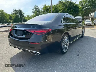 2021 Mercedes-Benz S 580 z VIN W1K6G7GB3MA049043, wystawiony jako Copart lot #58928455 z przebiegiem 112 852 mil mil oraz Tytuł czysty. Historia ofert i sprzedaży dostępna na DreamBid. Obrazek 3.
