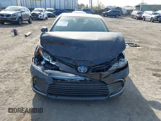 2022 Toyota Camry Hybrid LE with VIN 4T1C31AK1NU580817, listed as a IAAI auction lot 40719068 with 41,455 mi miles. Bid and sale history available at carsss.com. Image 13.