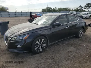 2021 Nissan Altima SV z VIN 1N4BL4DV1MN310282, wystawiony jako Copart lot #52619975 z przebiegiem 65 650 mil mil oraz Szkoda całkowita • Salvage title. Historia ofert i sprzedaży dostępna na DreamBid. Obrazek 1.