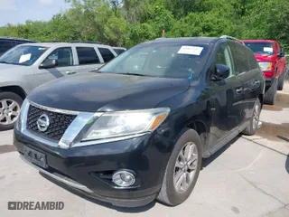 2016 Nissan Pathfinder SL with VIN 5N1AR2MN0GC631184, listed as a IAAI auction lot 42062247 with 129,722 mi miles. Bid and sale history available at carsss.com. Image 2.