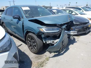 2024 Honda HR-V Sport z VIN 3CZRZ1H54RM703723, wystawiony jako IAAI lot #42046637 z przebiegiem 16 300 mil mil oraz . Historia ofert i sprzedaży dostępna na DreamBid. Obrazek 1.