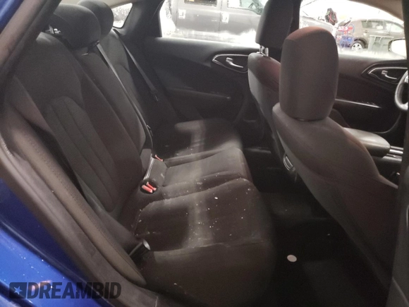 2015 Chrysler 200 Limited z VIN 1C3CCCAB0FN742730, wystawiony jako Copart lot #51523575 z przebiegiem 204 440 mil mil oraz Szkoda całkowita • Salvage title. Historia ofert i sprzedaży dostępna na DreamBid. Obrazek 10.