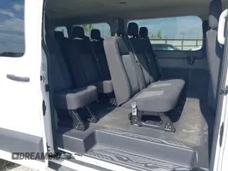 2022 Ford Transit Passenger XL with VIN 1FBAX2Y83NKA59579, listed as a IAAI auction lot 40688586 with 5,101 mi miles. Bid and sale history available at carsss.com. Image 8.