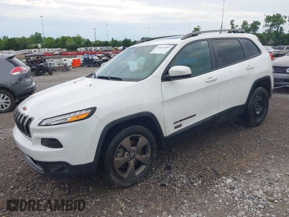 2016 Jeep Cherokee Latitude z VIN 1C4PJMCS4GW332918, wystawiony jako IAAI lot #42447507 z przebiegiem 97 575 mil mil oraz . Historia ofert i sprzedaży dostępna na DreamBid. Obrazek 18.