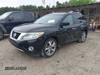 2013 Nissan Pathfinder SL z VIN 5N1AR2MM4DC612575, wystawiony jako IAAI lot #42209619 z przebiegiem 127 093 mil mil oraz . Historia ofert i sprzedaży dostępna na DreamBid. Obrazek 2.