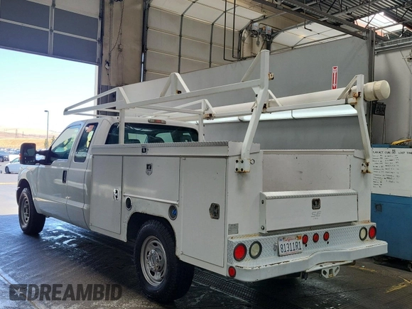 2015 Ford F-250 XLT with VIN 1FT7X2AT2FEB61007, listed as a IAAI auction lot 42663794 with 303,185 mi miles and . Bid and sale history available at DreamBid. Image 16.