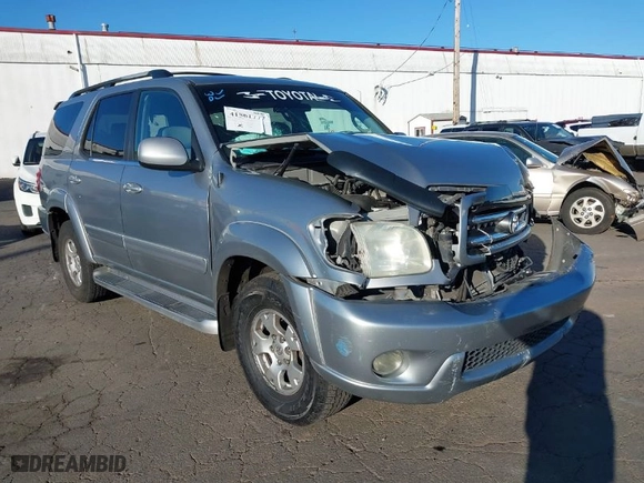 2001 Toyota Sequoia Limited with VIN 5TDZT38A71S045769, listed as a IAAI auction lot 41561777 with 215,673 mi miles. Bid and sale history available at carsss.com. Image 1.