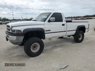 1995 Dodge 2500 with VIN 1B7KF26C9SS304696, listed as a Copart auction lot 46612625 with 217,760 mi miles and Salvage Title. Bid and sale history available at carsss.com. Image 1.