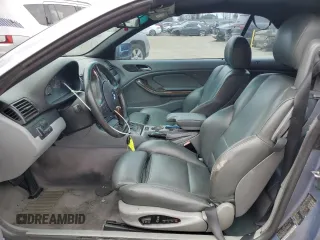 2002 BMW 3 Series 325Ci z VIN WBABS33442PG83768, wystawiony jako Copart lot #54301055 z przebiegiem 171 131 mil mil oraz Szkoda całkowita • Salvage title. Historia ofert i sprzedaży dostępna na DreamBid. Obrazek 7.