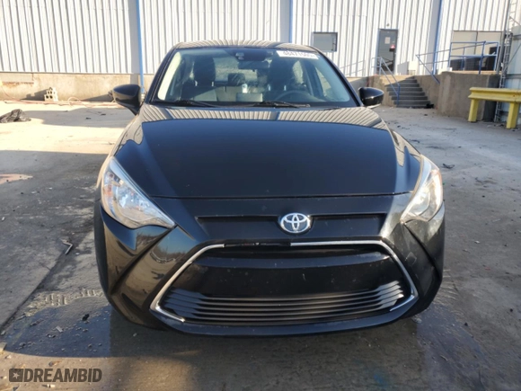 2018 Toyota Yaris iA with VIN 3MYDLBYVXJY319824, listed as a Copart auction lot 48471505 with 99,270 mi miles and Salvage Title. Bid and sale history available at carsss.com. Image 5.