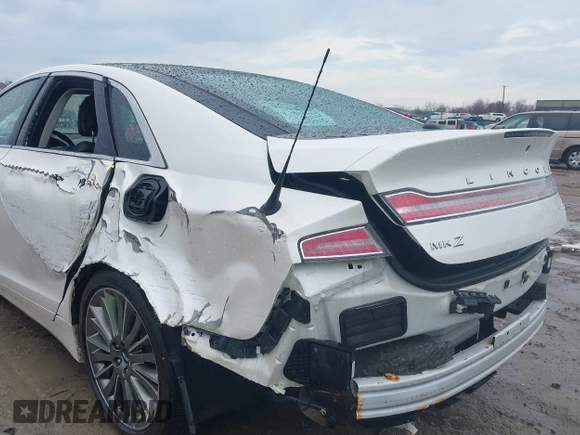 2013 Lincoln MKZ Hybrid with VIN 3LN6L2LU5DR824153, listed as a IAAI auction lot 41902955 with 92,028 mi miles. Bid and sale history available at carsss.com. Image 6.
