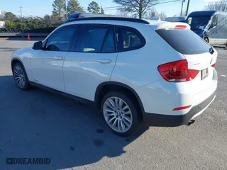 2015 BMW X1 xDrive28i with VIN WBAVL1C50FVY26009, listed as a IAAI auction lot 41495667 with 109,807 mi miles. Bid and sale history available at carsss.com. Image 3.