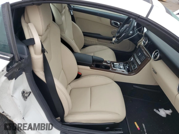 2020 Mercedes-Benz SLC 300 z VIN W1KPK3JA0LF172196, wystawiony jako Copart lot #44151375 z przebiegiem Nie podano mil oraz Szkoda całkowita • Salvage title. Historia ofert i sprzedaży dostępna na DreamBid. Obrazek 11.
