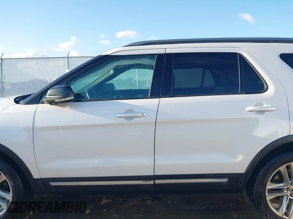 2017 Ford Explorer XLT with VIN 1FM5K8D84HGD63088, listed as a IAAI auction lot 42030137 with 101,645 mi miles and . Bid and sale history available at DreamBid. Image 14.