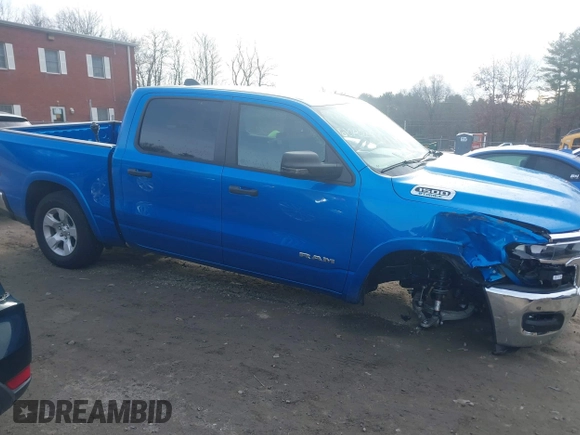 2025 Ram 1500 Big Horn z VIN 1C6RRFFG5SN516145, wystawiony jako IAAI lot #41040685 z przebiegiem 5 125 mil mil oraz . Historia ofert i sprzedaży dostępna na DreamBid. Obrazek 13.