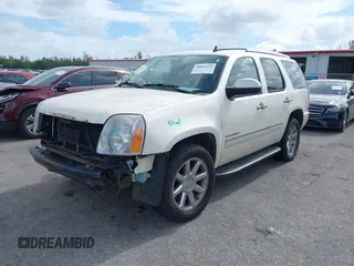2009 GMC Yukon Denali z VIN 1GKFK032X9R236556, wystawiony jako IAAI lot #40805429 z przebiegiem 183 042 mil mil oraz . Historia ofert i sprzedaży dostępna na DreamBid. Obrazek 17.