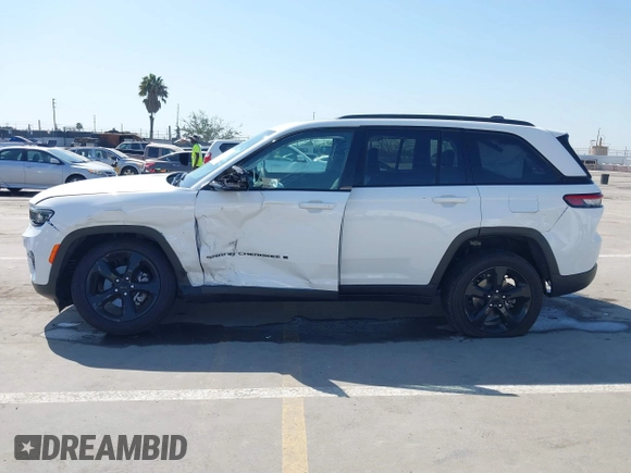 2023 Jeep Grand Cherokee Laredo with VIN 1C4RJHAGXPC660392, listed as a IAAI auction lot 41845564 with 7,444 mi miles and . Bid and sale history available at DreamBid. Image 14.