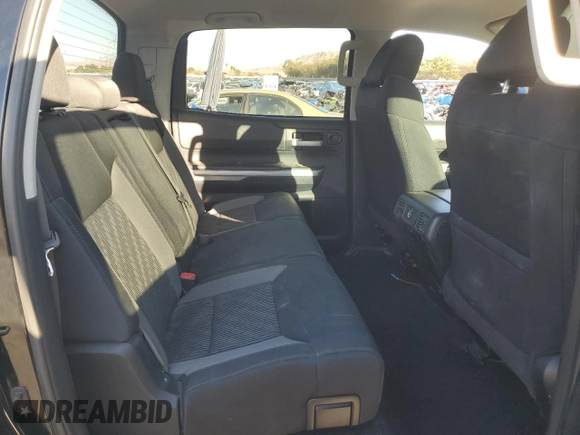 2016 Toyota Tundra SR5 z VIN 5TFDW5F15GX518409, wystawiony jako Copart lot #46624445 z przebiegiem 111 452 mil mil oraz Szkoda całkowita • Salvage title. Historia ofert i sprzedaży dostępna na DreamBid. Obrazek 10.