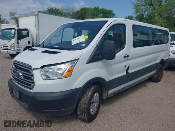 2019 Ford Transit Passenger XL z VIN 1FBZX2ZM2KKB65886, wystawiony jako IAAI lot #41911579 z przebiegiem 56 785 mil mil oraz . Historia ofert i sprzedaży dostępna na DreamBid. Obrazek 17.