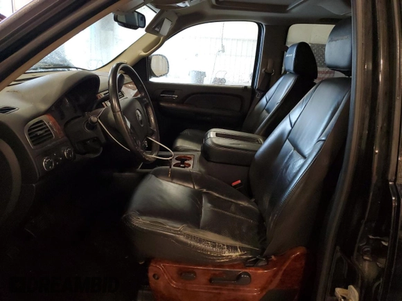 2007 Chevrolet Avalanche 1LT z VIN 3GNFK123X7G295672, wystawiony jako Copart lot #59890175 z przebiegiem 207 855 mil mil oraz Czysty tytuł • Clean title. Historia ofert i sprzedaży dostępna na DreamBid. Obrazek 7.