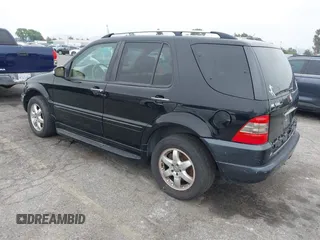 2005 Mercedes-Benz M 500 with VIN 4JGAB75EX5A532297, listed as a IAAI auction lot 42794563 with 200,481 mi miles and . Bid and sale history available at DreamBid. Image 3.