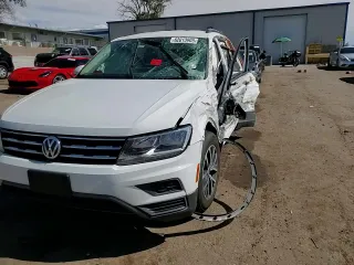 2021 Volkswagen Tiguan S z VIN 3VV1B7AX8MM065752, wystawiony jako Copart lot #62013905 z przebiegiem Nie podano mil oraz Szkoda całkowita • Salvage title. Historia ofert i sprzedaży dostępna na DreamBid. Obrazek 14.