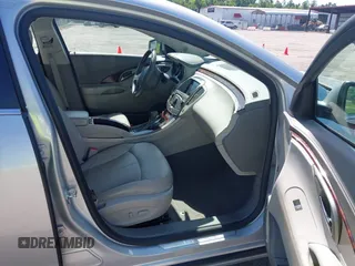 2011 Buick LaCrosse CXS z VIN 1G4GE5GD3BF335268, wystawiony jako IAAI lot #42508387 z przebiegiem 91 390 mil mil oraz . Historia ofert i sprzedaży dostępna na DreamBid. Obrazek 5.