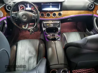2017 Mercedes-Benz E 400 Luxury z VIN WDDZH6GB5HA260206, wystawiony jako Copart lot #58310575 z przebiegiem 150 644 mil mil oraz Szkoda całkowita • Salvage title. Historia ofert i sprzedaży dostępna na DreamBid. Obrazek 8.